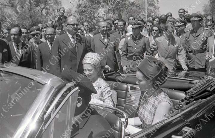 Isabel II en Cerro Santa Lucía 02