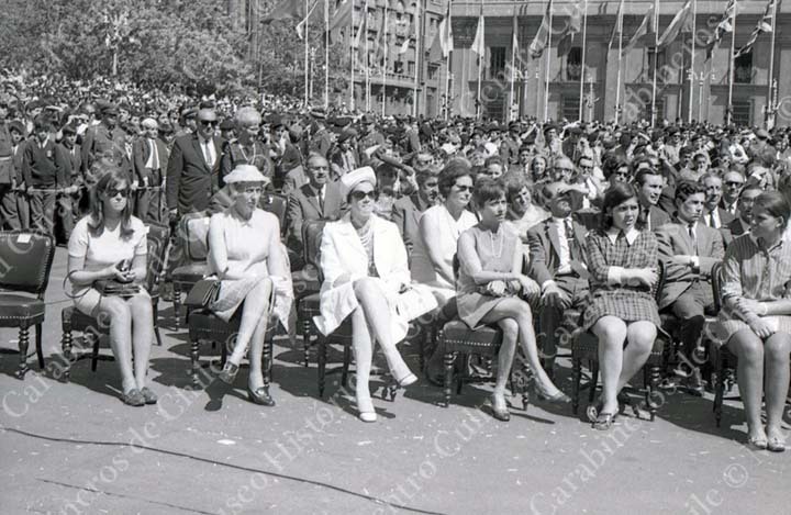 Isabel II Huésped de Honor de Santiago 02