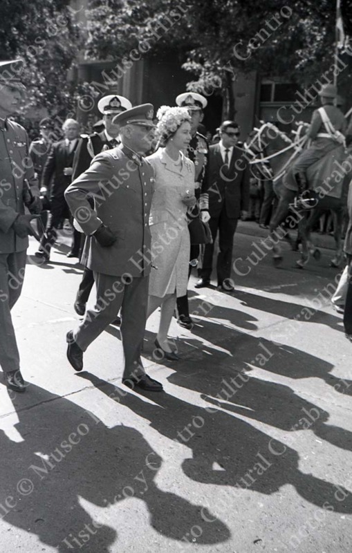 Homenaje a O'Higgins Reina Isabel II 06