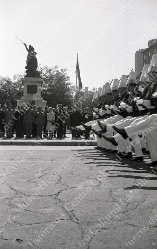 Homenaje a O'Higgins Reina Isabel II 04