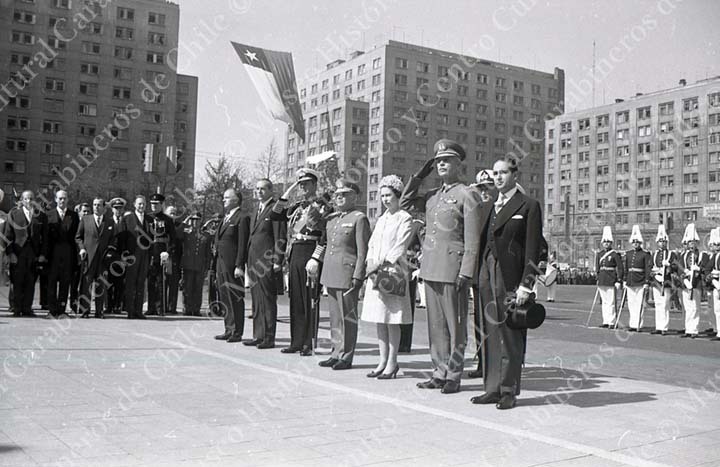 Homenaje a O'Higgins Reina Isabel II 01
