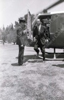 Felipe de Edimburgo baja de helicóptero